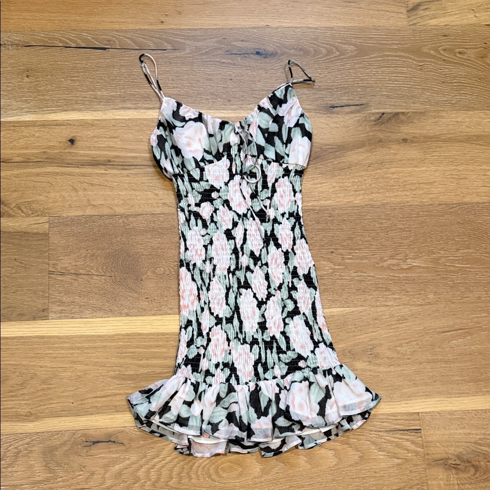 Chic Floral Mini Dress with Ruffle Hem